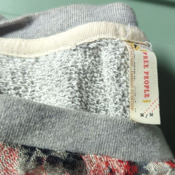 Free People Floral Lace Grey Cropped Sweatshirt size M - Picture 6 of 6